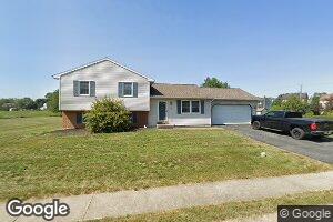 10 S Aspen Dr, Mount Joy, PA 17552
