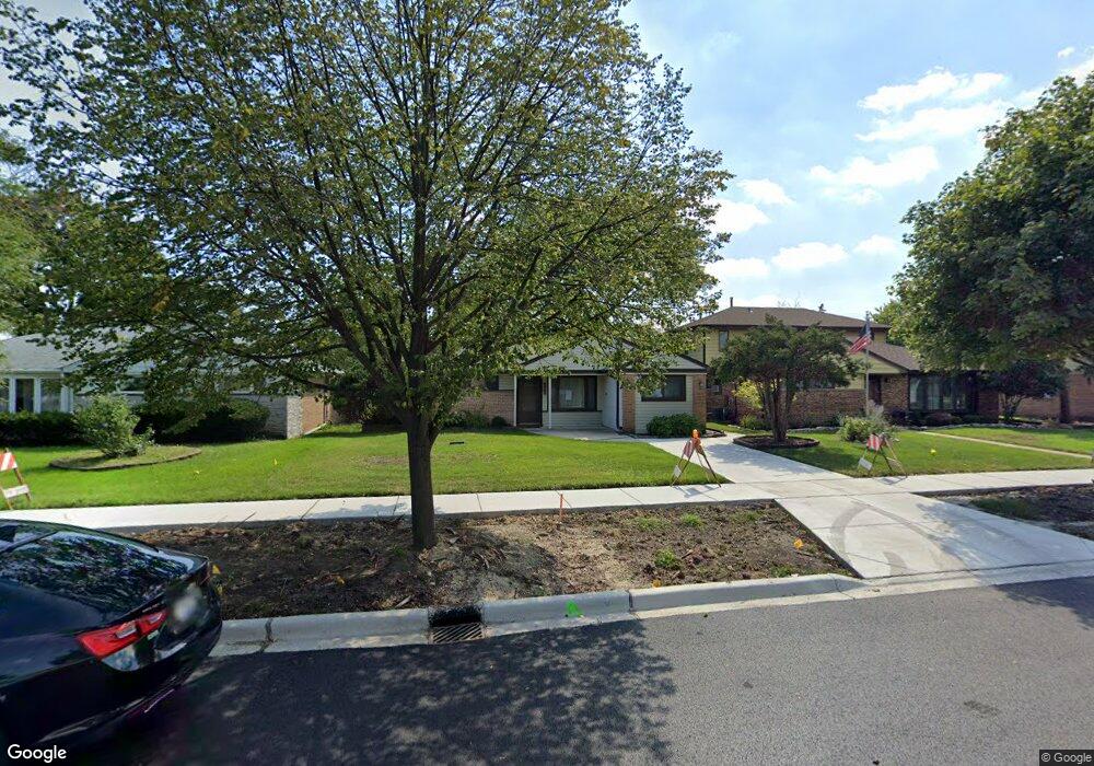 685 Walnut Ct, Des Plaines, IL 60016 - photo 1