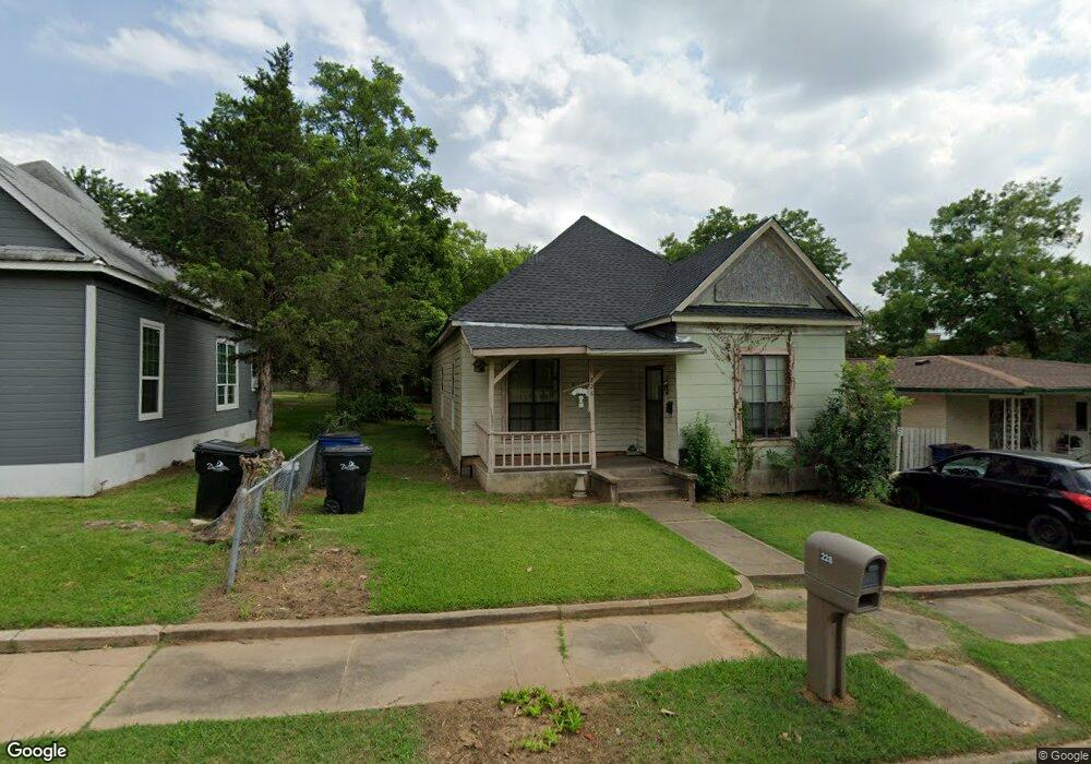 228 W Monterey St, Denison, TX 75020 - photo 1
