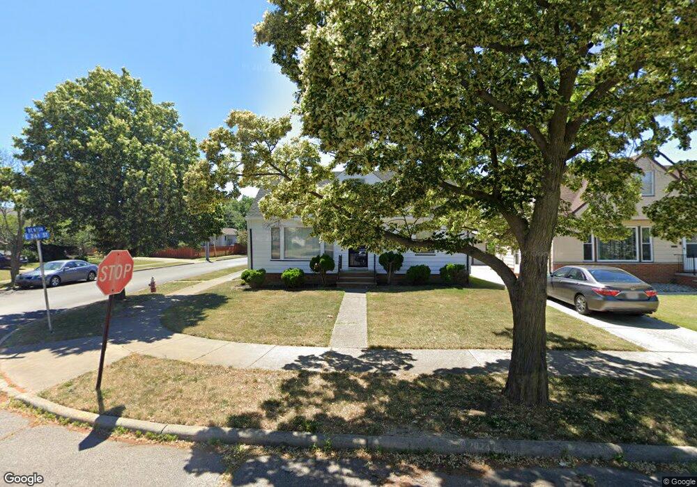 906 E 261st St, Euclid, OH 44132 - photo 1