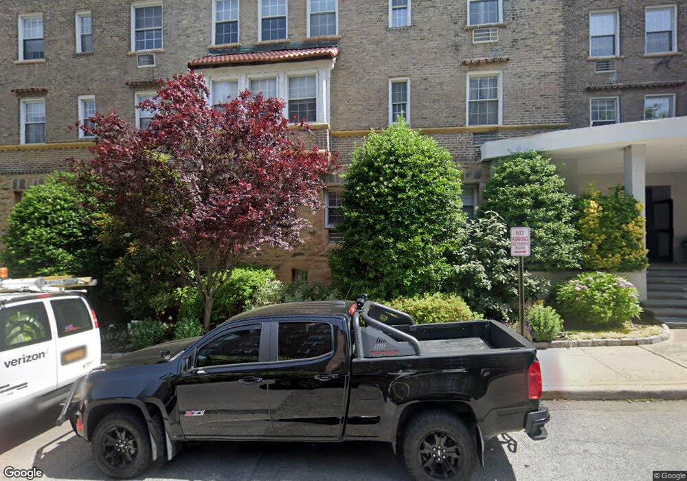 Chatsworth Gardens unit 35, Larchmont, NY 10538 - photo 1