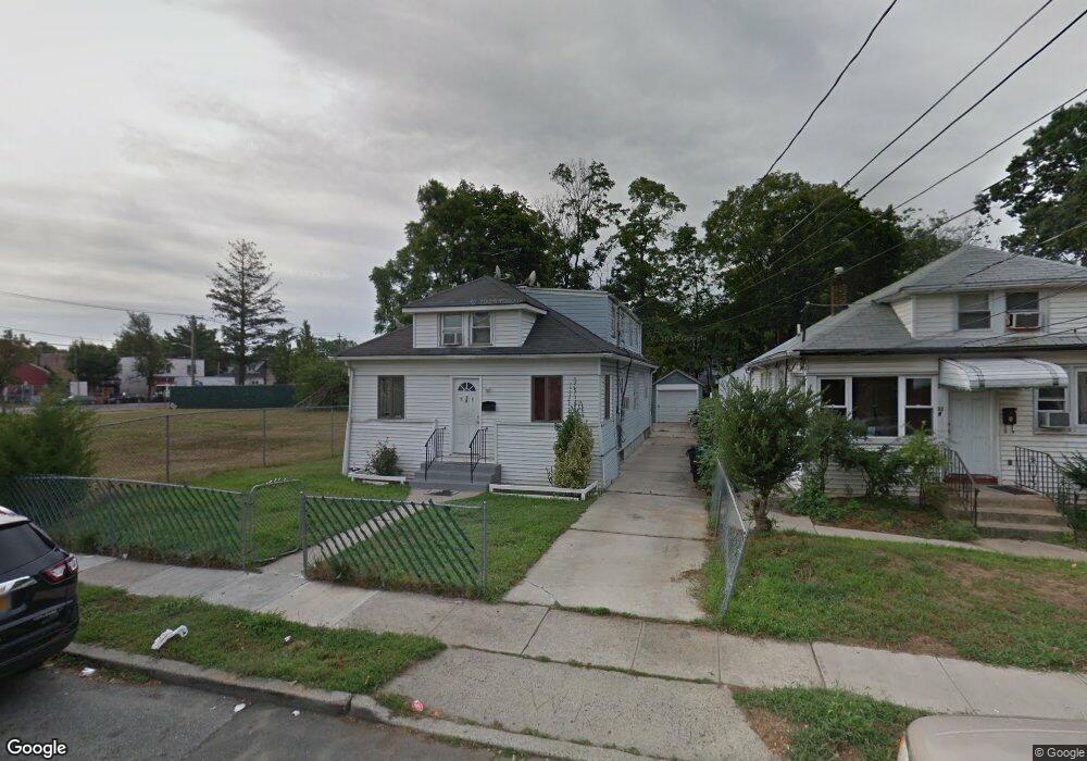 15 W Pennywood Ave, Roosevelt, NY 11575 - photo 1