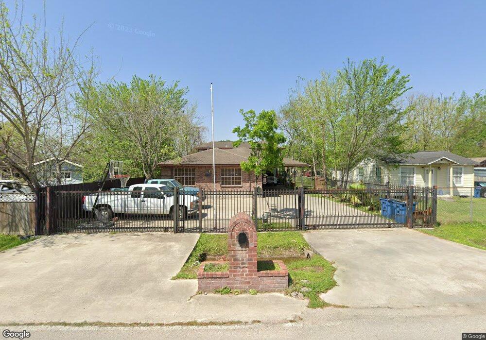 2425 Warwick Rd, Houston, TX 77093 - photo 1