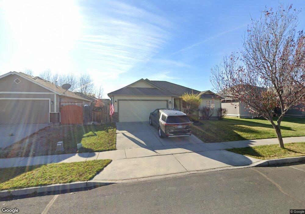 2334 NW Fir Ave, Redmond, OR 97756 - photo 1