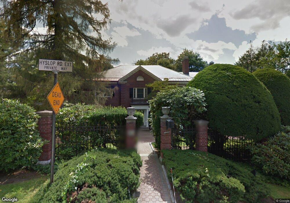 170 Hyslop Rd unit 1, Brookline, MA 02445 - photo 1