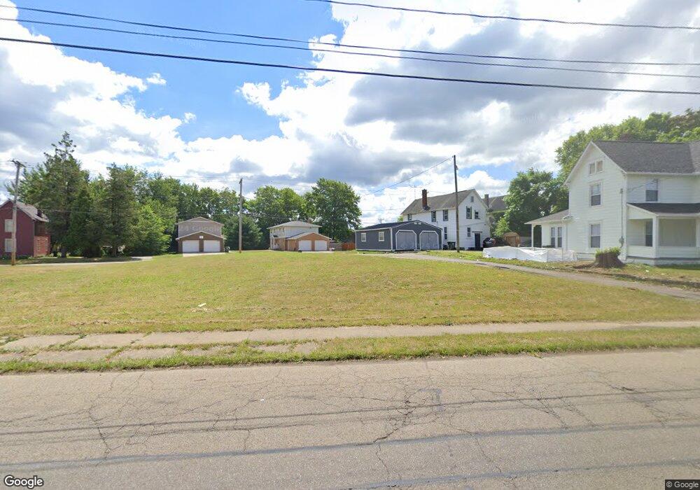 822 Ojays Pkwy NE, Canton, OH 44705 - photo 1