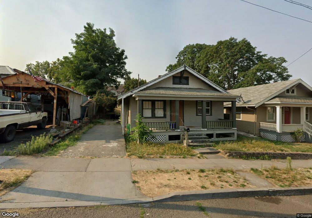 608 E 9th St, the Dalles, OR 97058 - photo 1