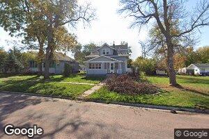 209 E Park Ave, Flandreau, SD 57028