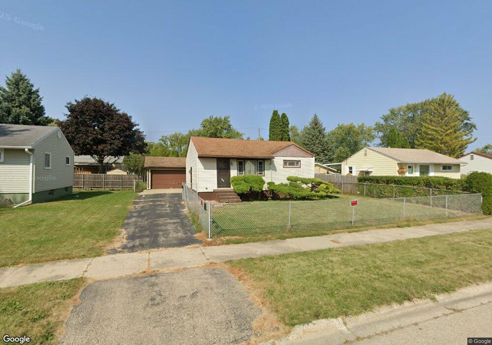 2626 Menominee Rd, Waukegan, IL 60087 - photo 1