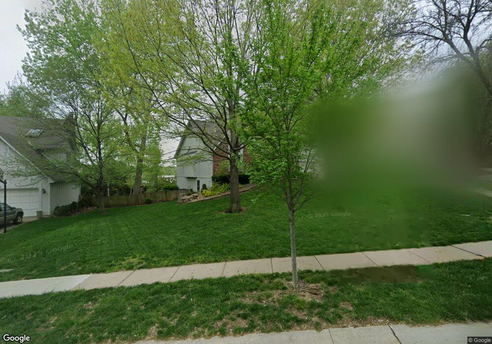 7512 Widmer Rd, Shawnee, KS 66216 - photo 1