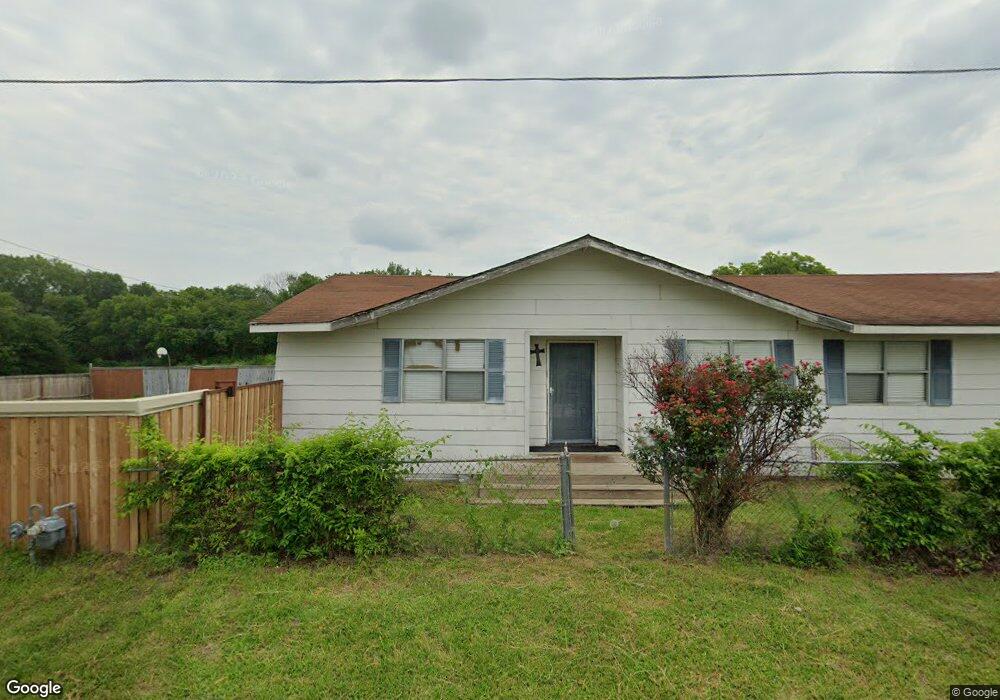 1211 Faulkner St, Ennis, TX 75119 - photo 1