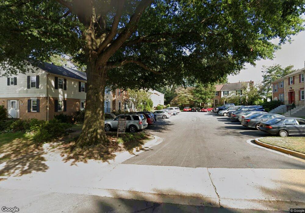 9683 Lindenbrook St, Fairfax, VA 22031 - photo 1