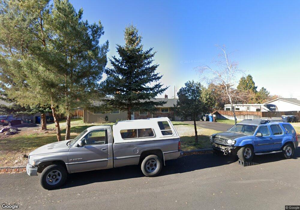 1627 SW 16th St, Redmond, OR 97756 - photo 1