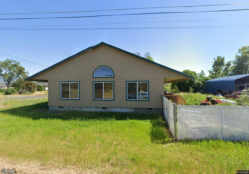 210 Laurelhurst St, Central Point, OR 97502 - photo 1