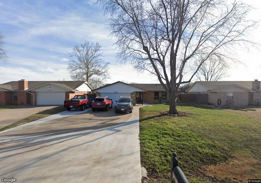 1008 W E Ave, Cache, OK 73527 - photo 1