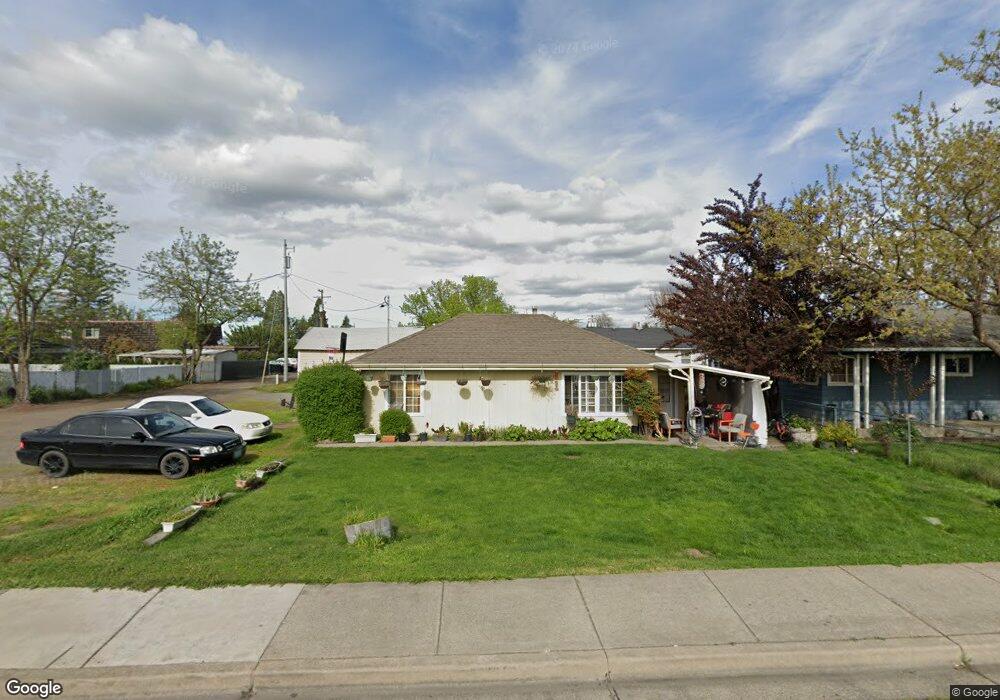 355 S 4th St, Central Point, OR 97502 - photo 1