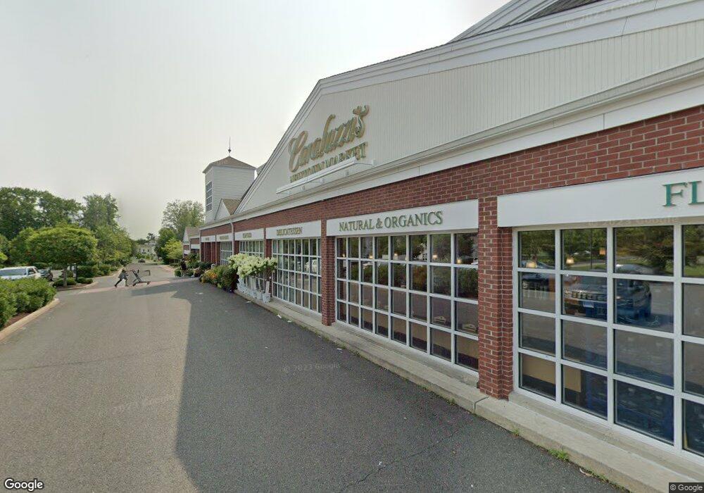 5 Queen St, New Town, CT 06470 - photo 1