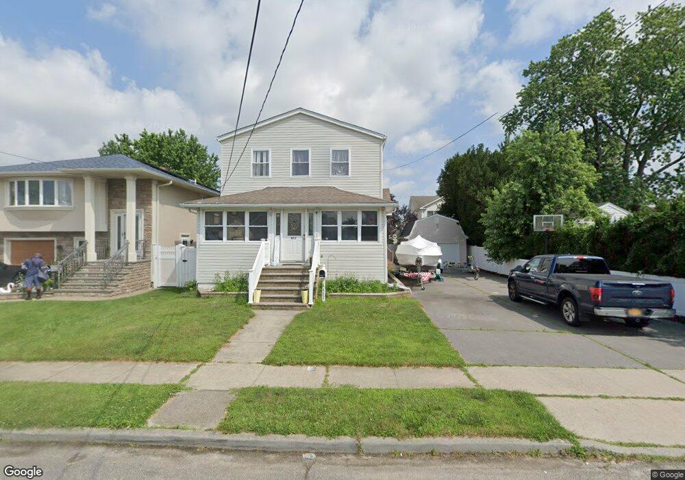 825 Washington St, Baldwin, NY 11510 - photo 1