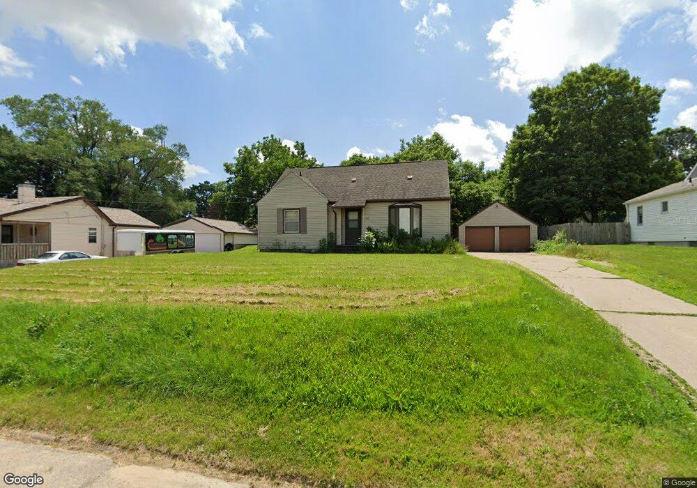 363 27th Ave SW, Cedar Rapids, IA 52404 - photo 1