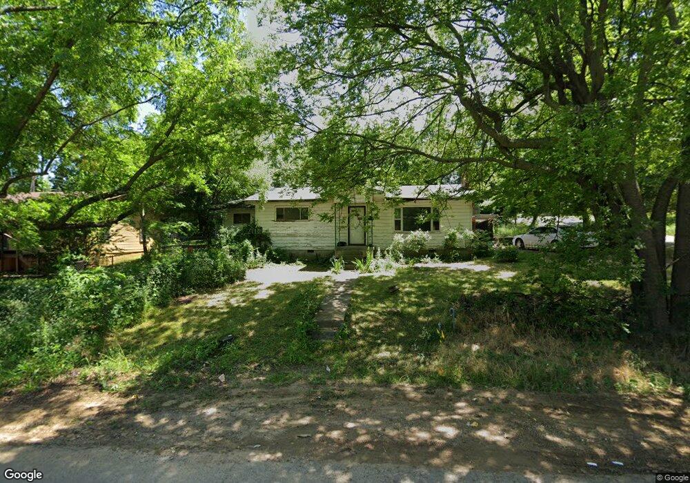 723 Locust Ave, Eufaula, OK 74432 - photo 1