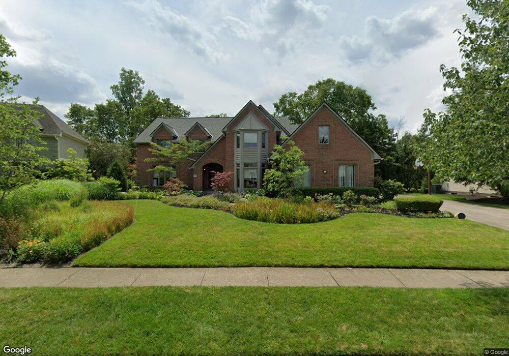 639 Crossing Creek S, Columbus, OH 43230 - photo 1