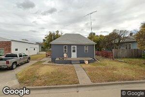 608 W 10th St, Ellis, KS 67637