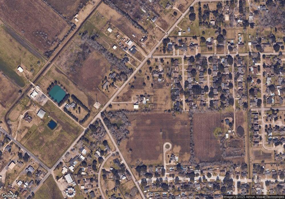 1655 Davis Bend Rd, Alvin, TX 77511 - photo 1