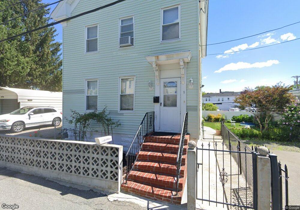 9 Myrtle Ct, Lawrence, MA 01841 - photo 1