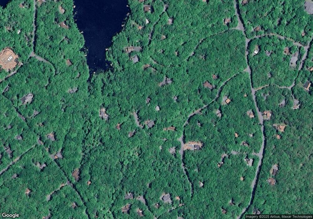 804 Hickory Ct, Hawley, PA 18428 - photo 1