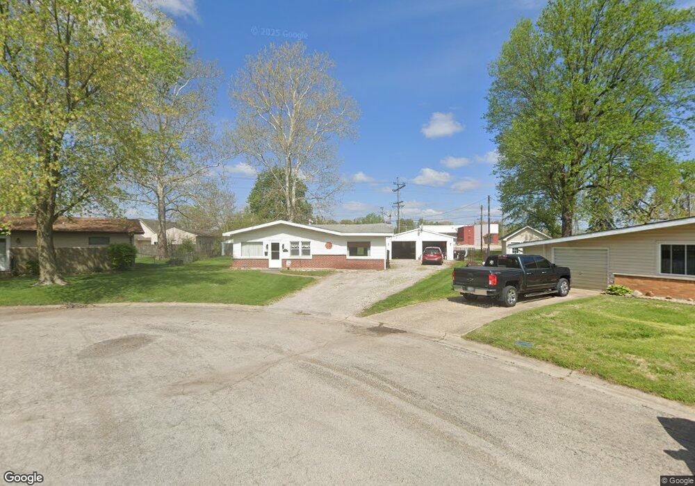 135 Mayfair Dr, Lincoln, IL 62656 - photo 1