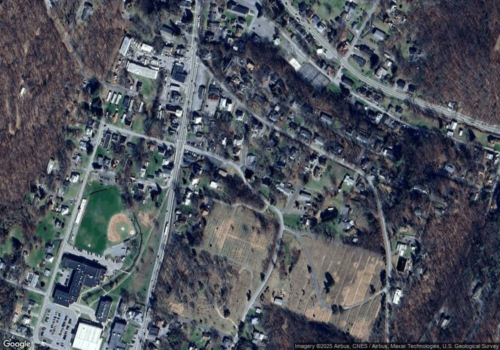 10 Webster St, Berkeley Springs, WV 25411 - photo 1