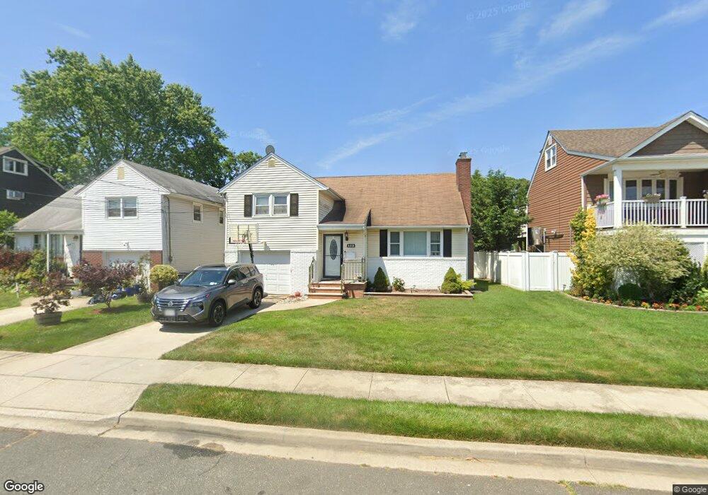 158 S Bay Ave, Freeport, NY 11520 - photo 1