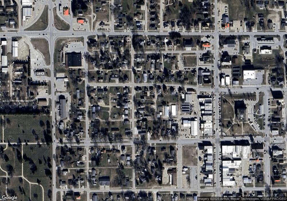 114 N Wells St, West Union, IA 52175 - photo 1