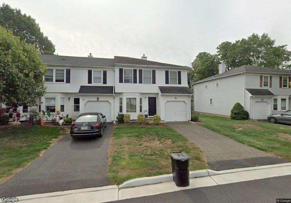 16 Hickory Ct, Middlesex, NJ 08846 - photo 1