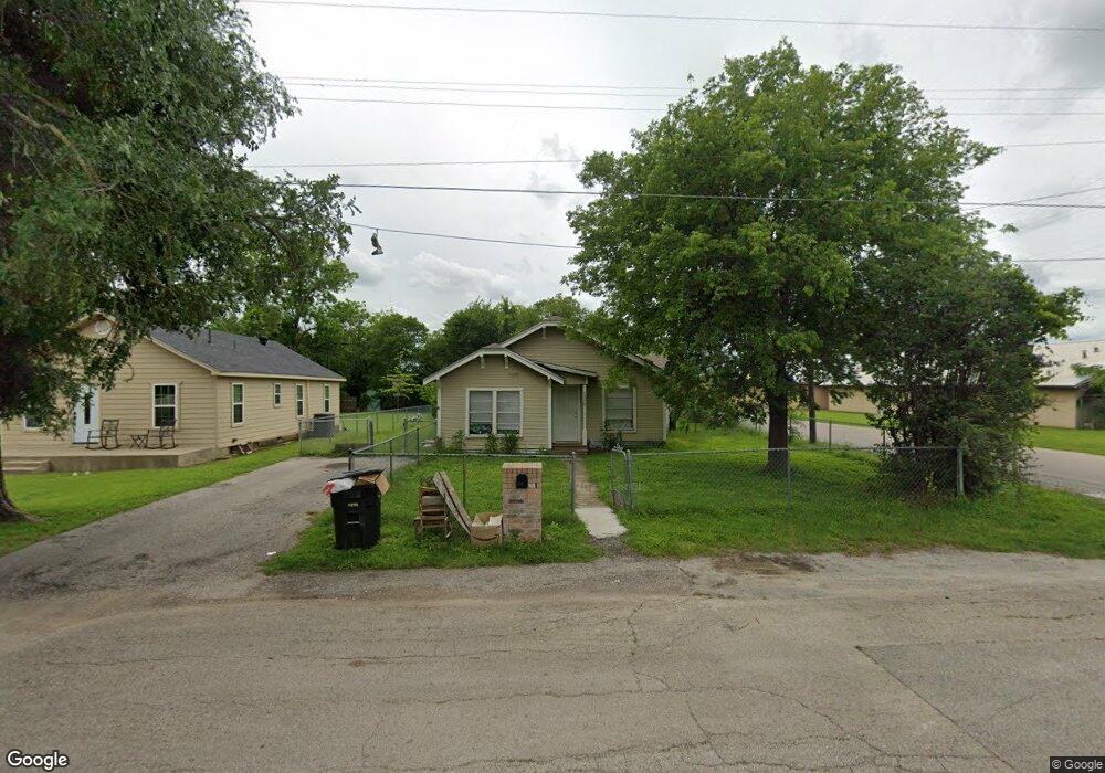 1519 N Robinson St, Cleburne, TX 76031 - photo 1