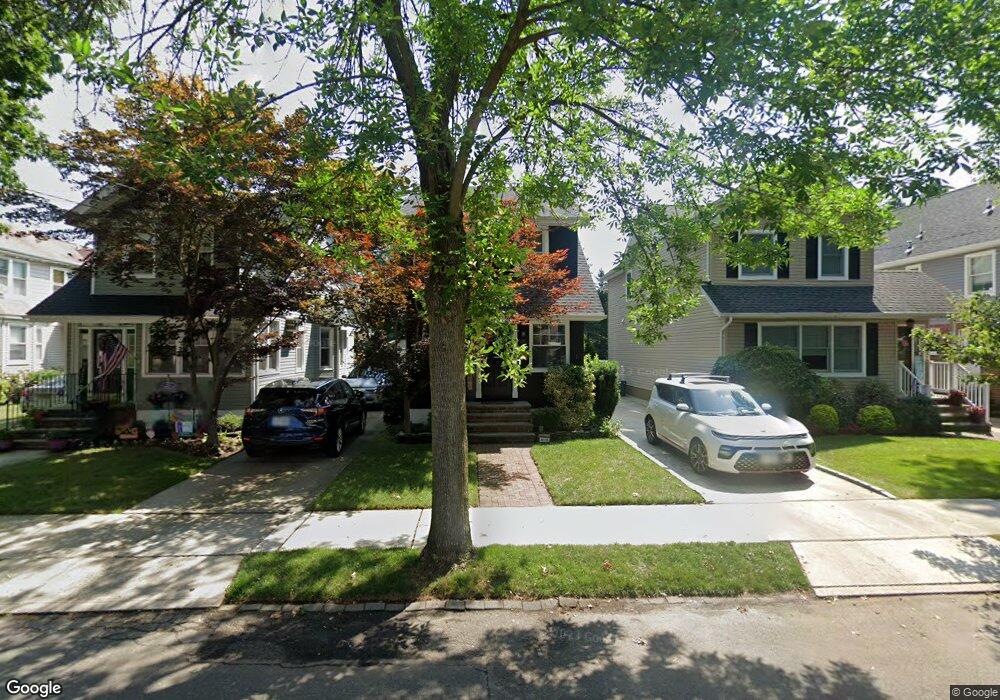 35 Childs Ave, Floral Park, NY 11001 - photo 1