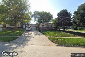 306 Oak Dr, Wayne, NE 68787