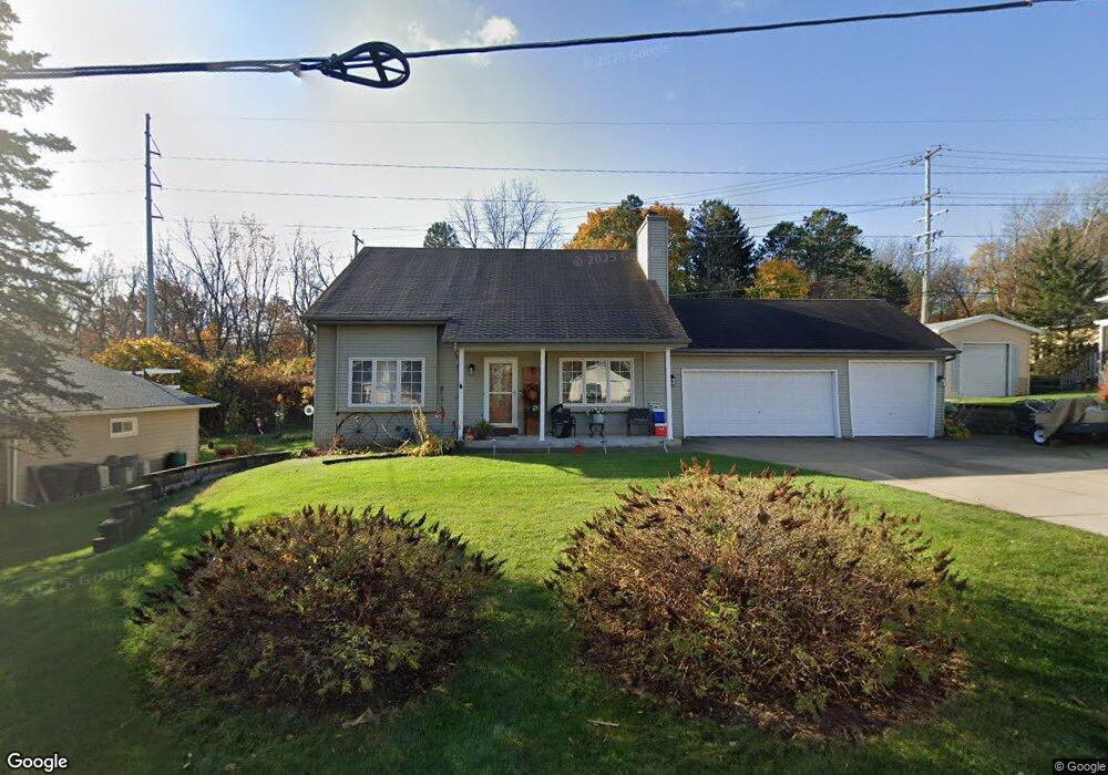 1516 3rd St, Delafield, WI 53018 - photo 1