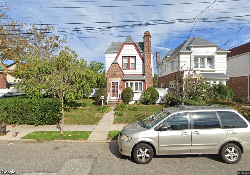 15901 Laburnum Ave, Flushing, NY 11358 - photo 1