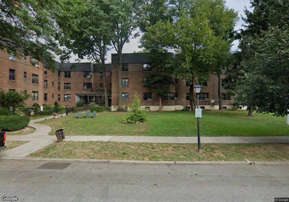 21 Schenck Ave unit 3Ab, Great Neck, NY 11021 - photo 1