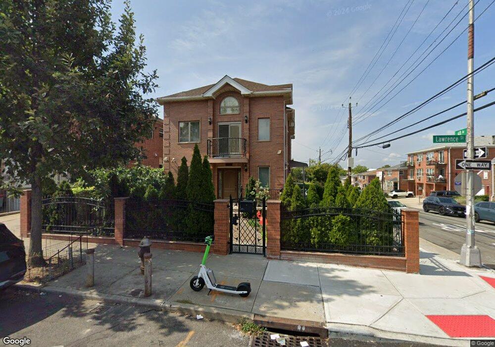 60-02 Lawrence St unit 2R, Flushing, NY 11355 - photo 1