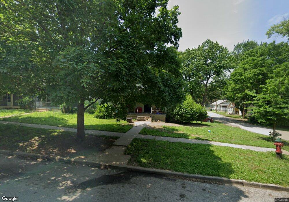 2501 SW Clay St, Topeka, KS 66611 - photo 1