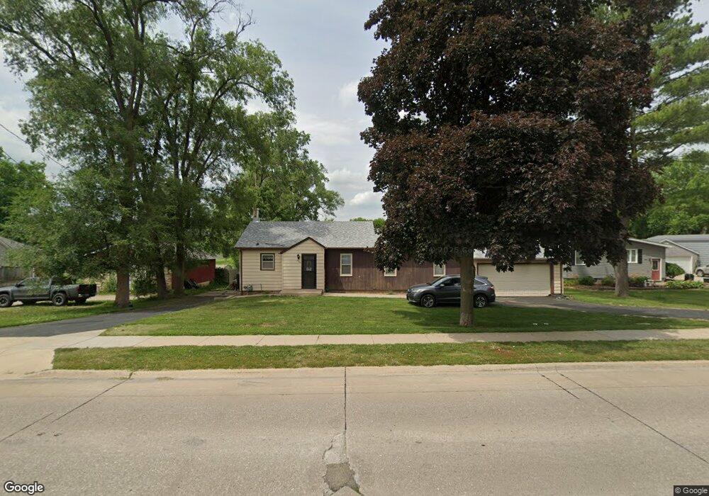 2366 W 49th St, Davenport, IA 52806 - photo 1
