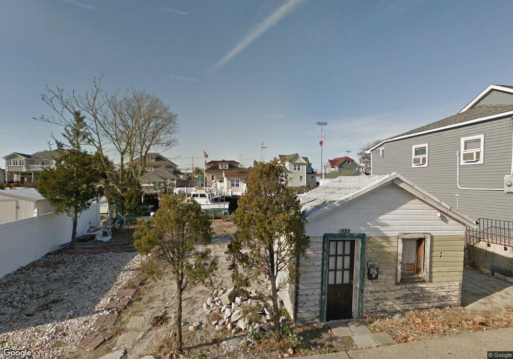 222 Sportsmans Ave, Freeport, NY 11520 - photo 1