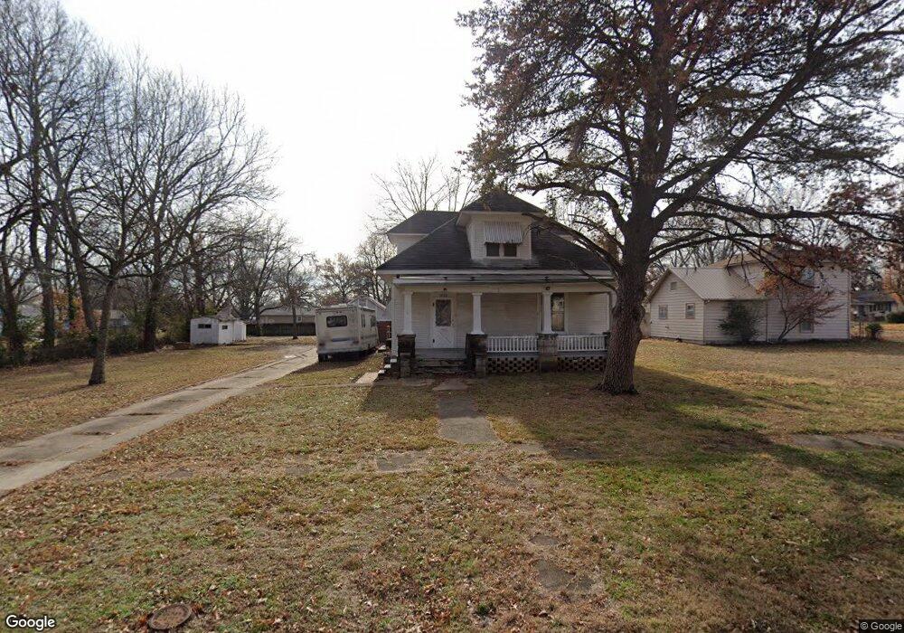 1422 Thornton Ave, Parsons, KS 67357 - photo 1