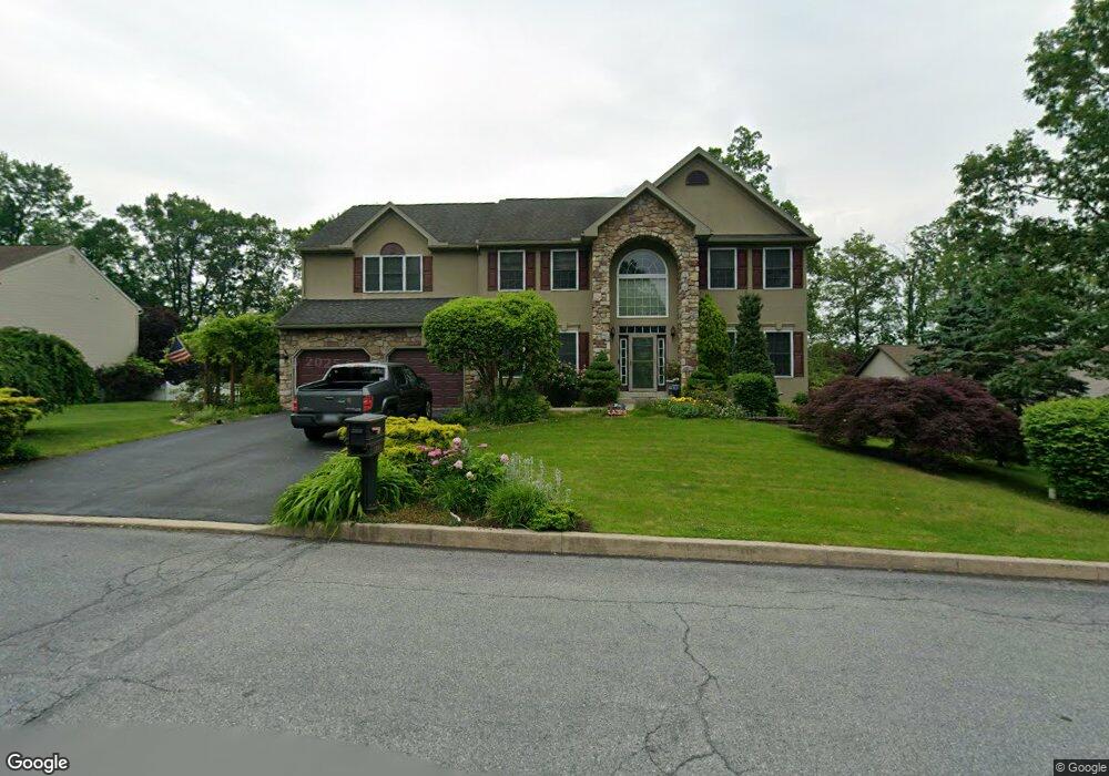 2008 Ridgeview Dr, Orwigsburg, PA 17961 - photo 1