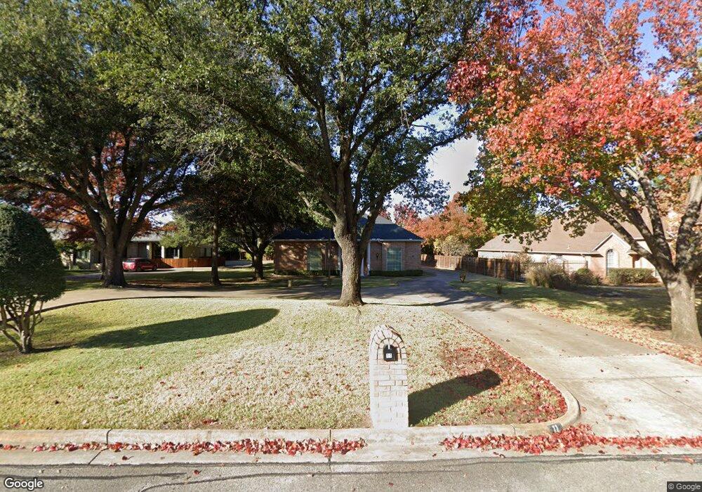 11 Country Place, Bedford, TX 76021 - photo 1