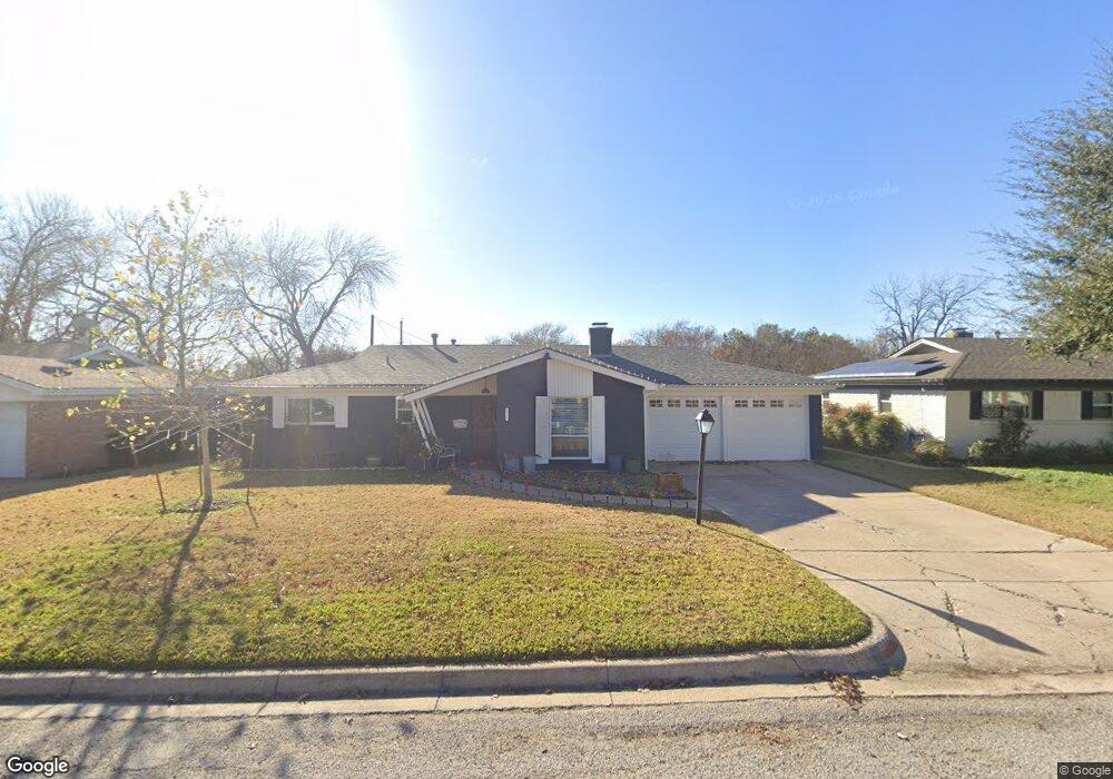 5325 Topper Dr, North Richland Hills, TX 76180 - photo 1