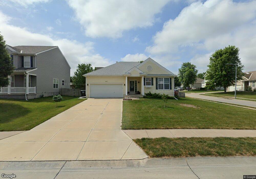 805 Mineral Dr, Papillion, NE 68046 - photo 1