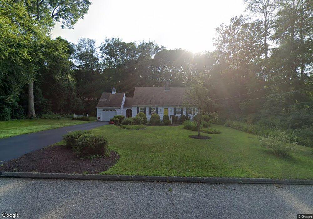 382 Mohegan Park Rd, Norwich, CT 06360 - photo 1